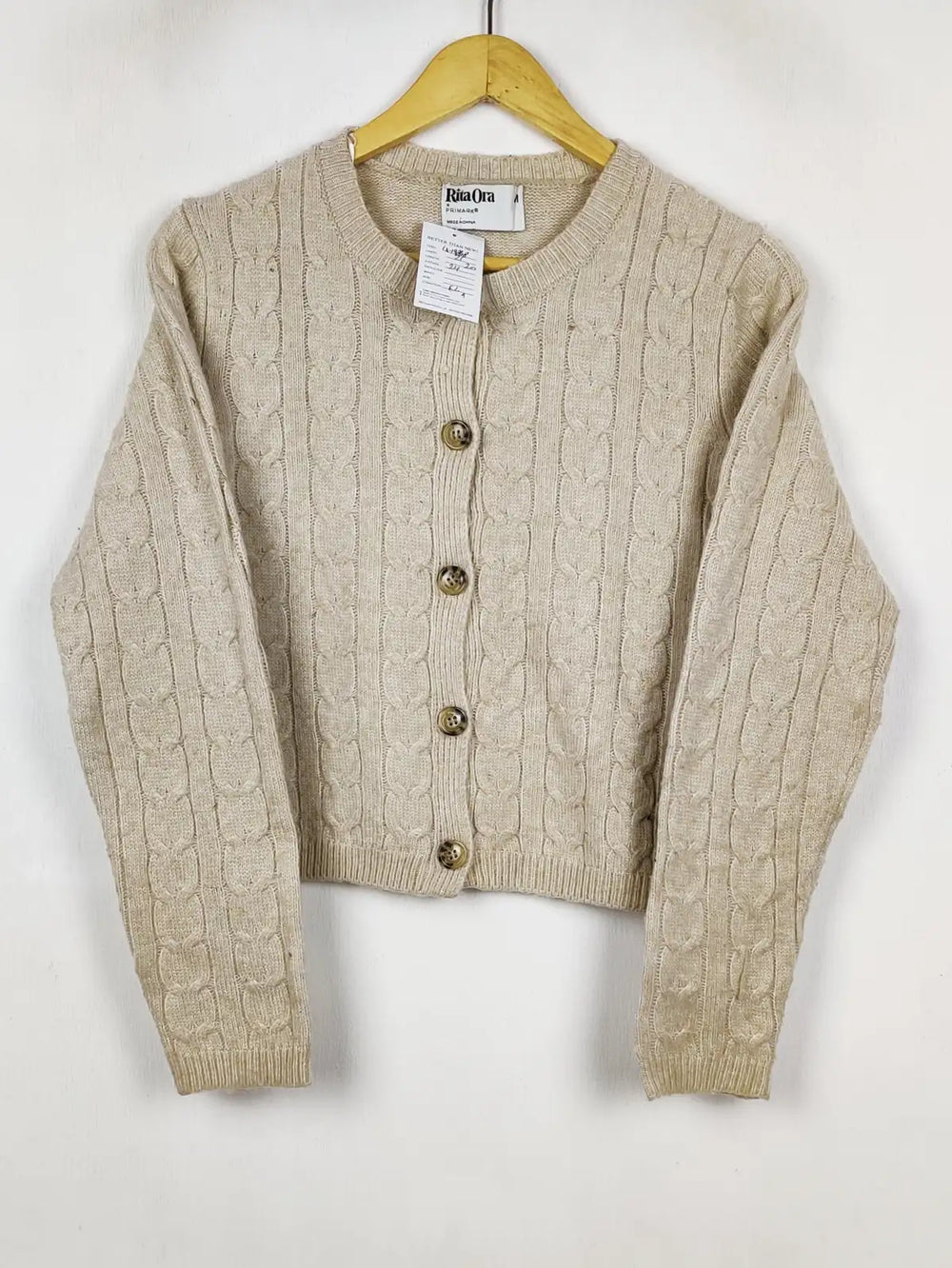 Buy online pre-used pre-loved 100% authentic & Original branded Primark (LS-19848) available in Pakistan. Top international brands avilable.