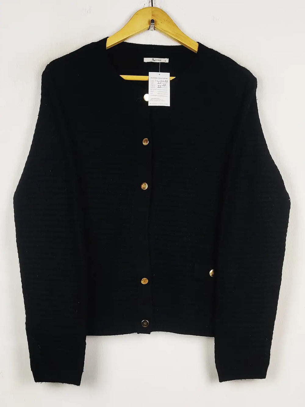 Buy online pre-used pre-loved 100% authentic & Original branded Tu (LS-19933) available in Pakistan. Top international brands avilable.