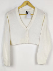 Buy online pre-used pre-loved 100% authentic & Original branded H&M (LS-19953) available in Pakistan. Top international brands avilable.