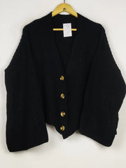Buy online pre-used pre-loved 100% authentic & Original branded Unknown Brand (LS-19976) available in Pakistan. Top international brands avilable.
