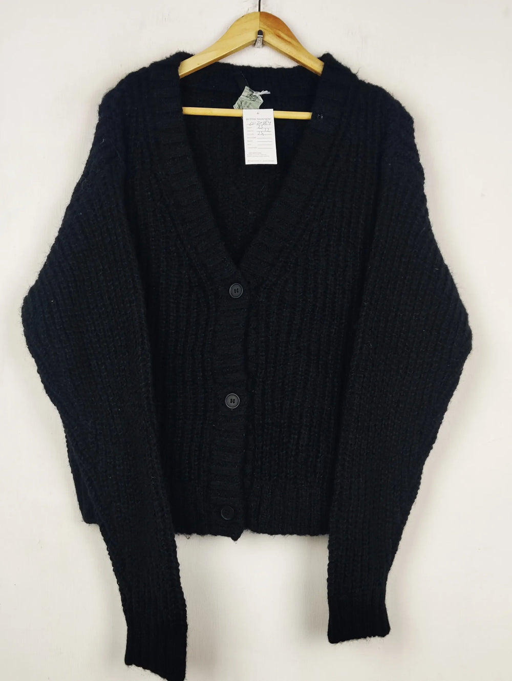 Buy online pre-used pre-loved 100% authentic & Original branded H&M (LS-20184) available in Pakistan. Top international brands avilable.