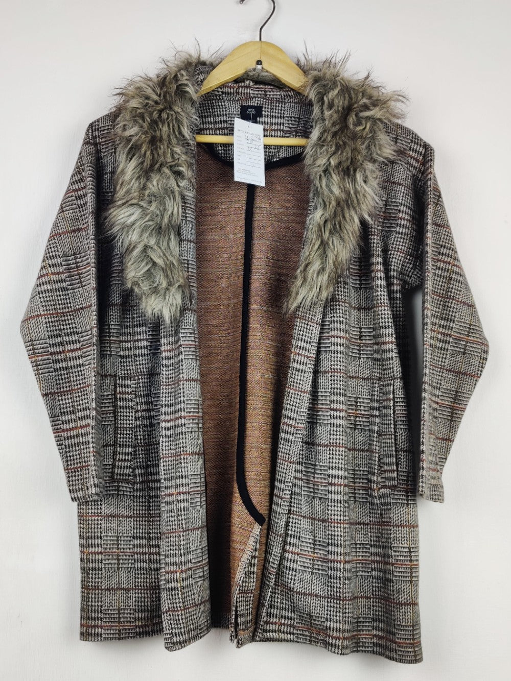 River Island (LS-20294)