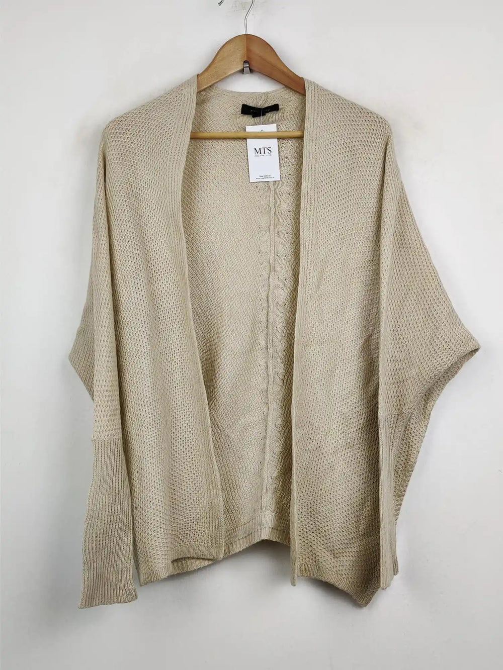 Buy online pre-used pre-loved 100% authentic & Original branded Atmosphere (LS-4665) available in Pakistan. Top international brands avilable.