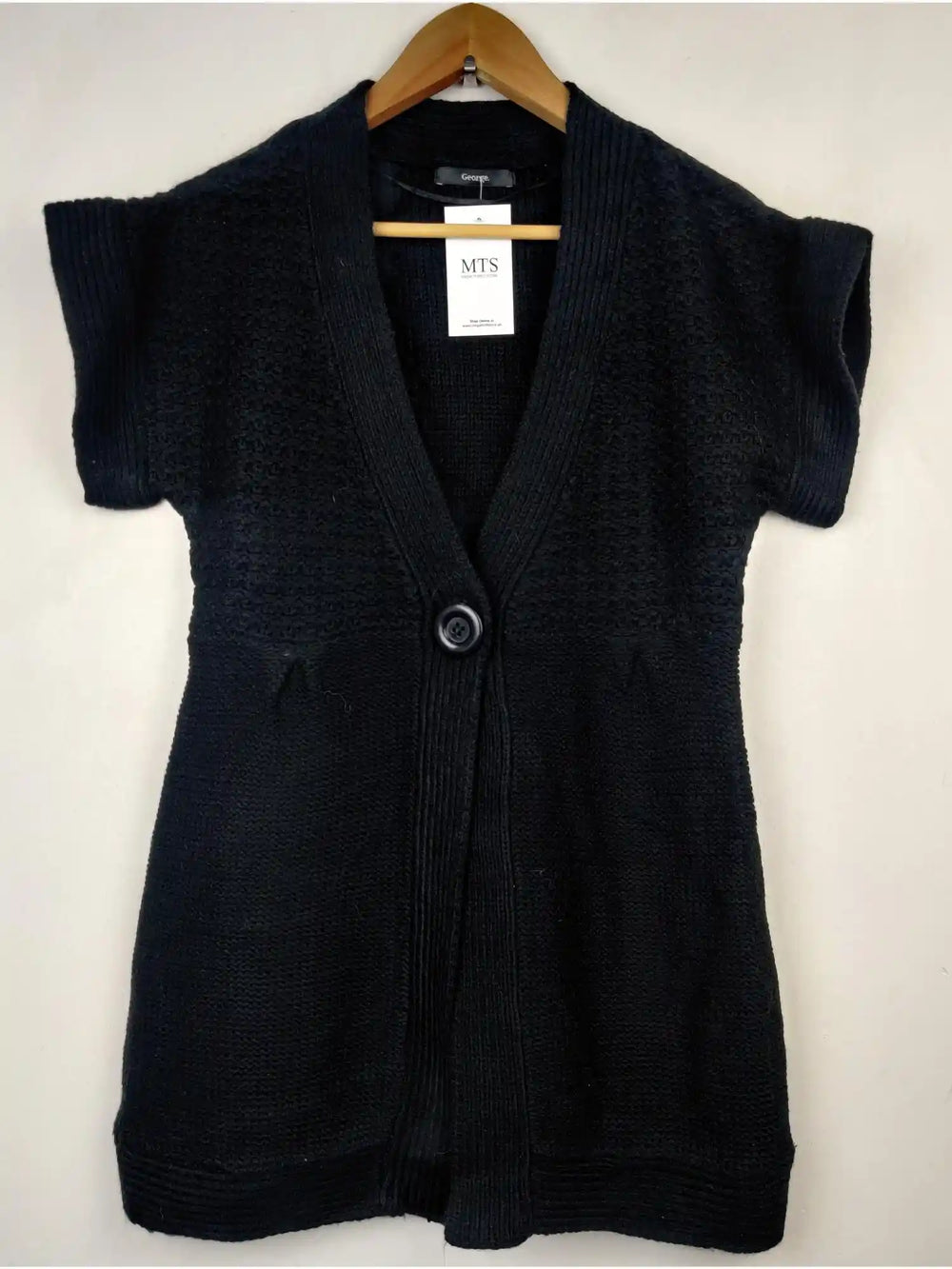 Buy online pre-used pre-loved 100% authentic & Original branded George (LS-5188) available in Pakistan. Top international brands avilable.