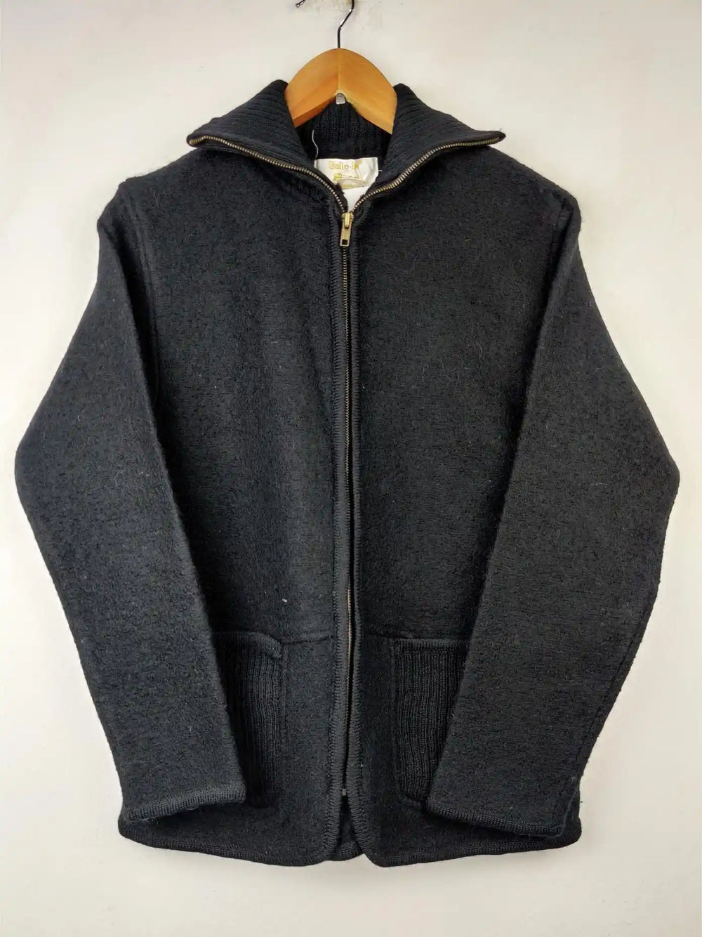 Buy online pre-used pre-loved 100% authentic & Original branded Tally Tho (LS-5380) available in Pakistan. Top international brands avilable.