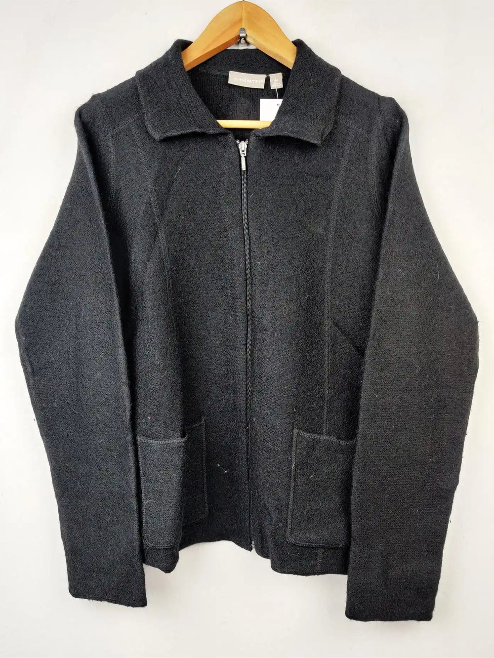 Buy online pre-used pre-loved 100% authentic & Original branded Croft & Barrow (LS-5381) available in Pakistan. Top international brands avilable.