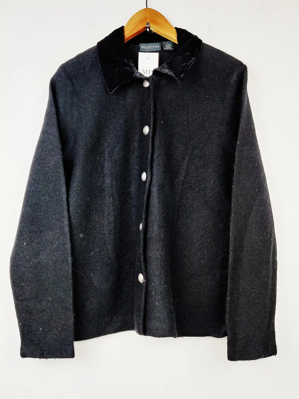 Buy online pre-used pre-loved 100% authentic & Original branded Bridge Town (LS-5831) available in Pakistan. Top international brands avilable.