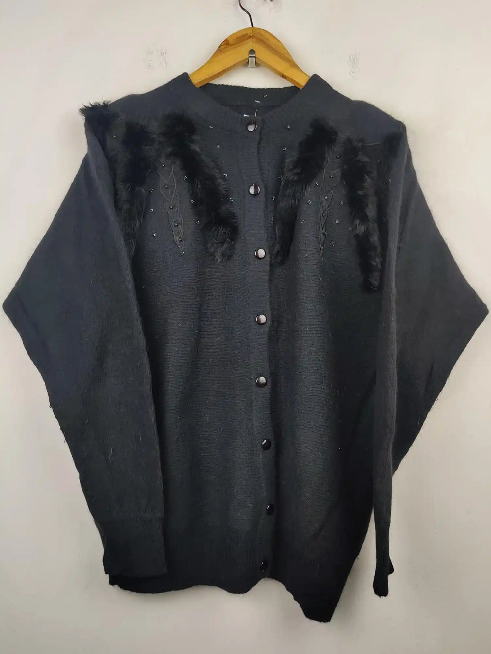 Buy online pre-used pre-loved 100% authentic & Original branded Unknown Brand (LS-6315) available in Pakistan. Top international brands avilable.