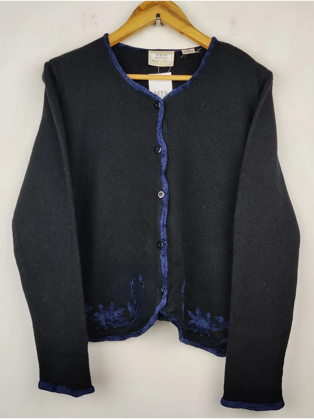 Buy online pre-used pre-loved 100% authentic & Original branded Field Manor (LS-6544) available in Pakistan. Top international brands avilable.