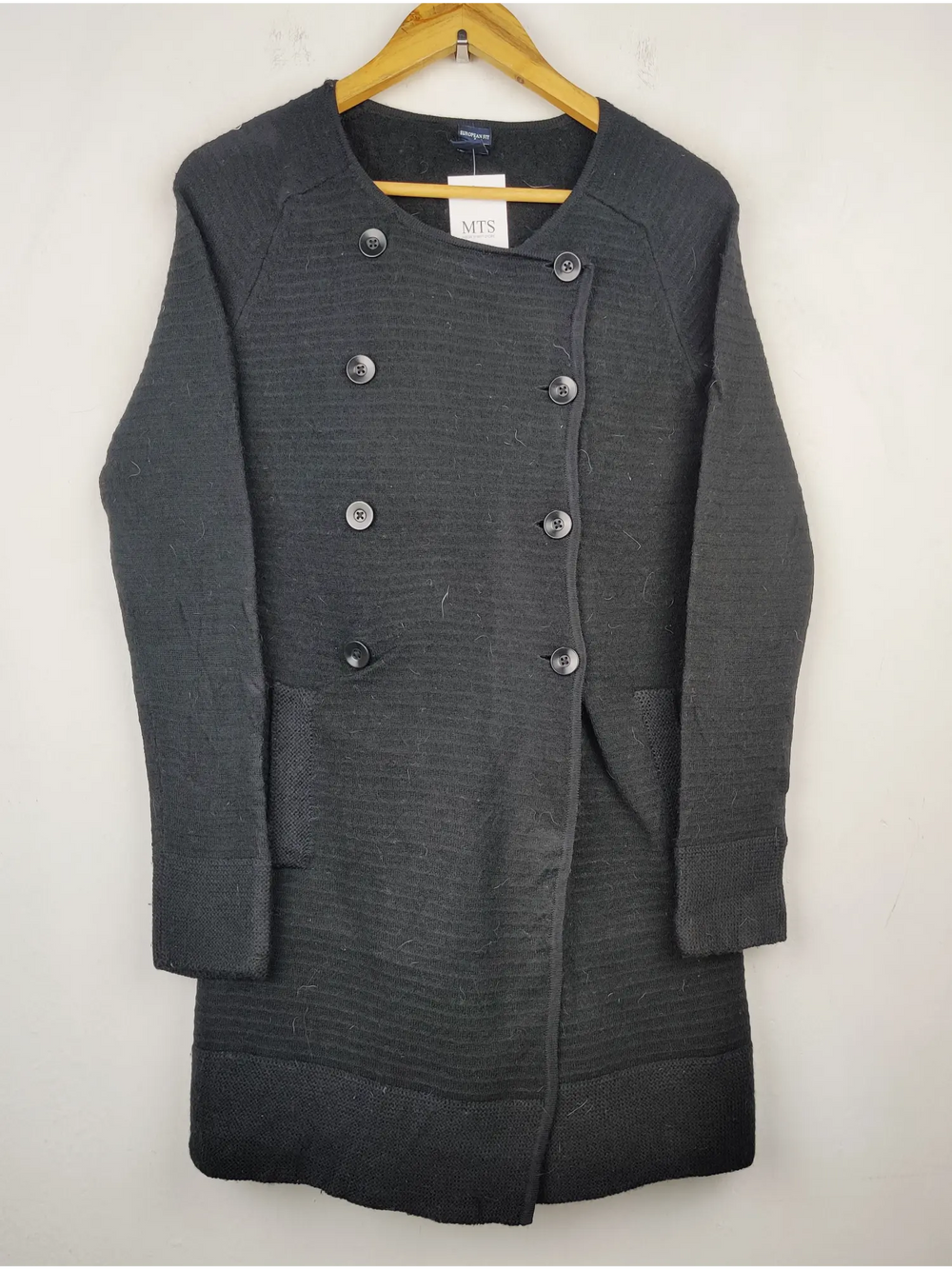 Buy online pre-used pre-loved 100% authentic & Original branded Gap (LS-6617) available in Pakistan. Top international brands avilable.