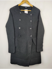 Buy online pre-used pre-loved 100% authentic & Original branded Gap (LS-6617) available in Pakistan. Top international brands avilable.