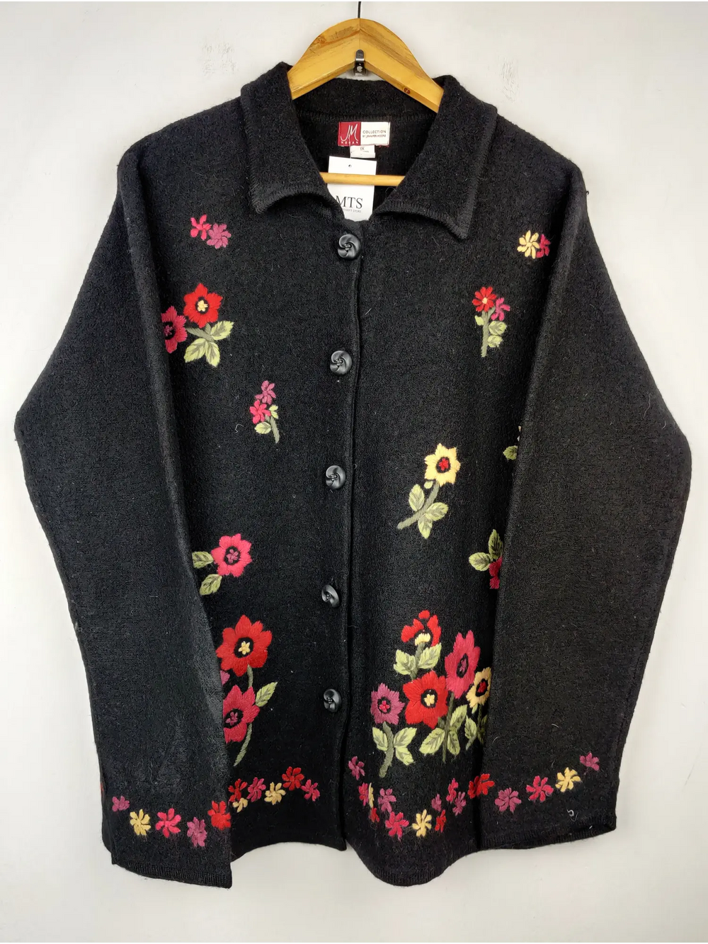 Buy online pre-used pre-loved 100% authentic & Original branded Jm Collection (LS-6647) available in Pakistan. Top international brands avilable.