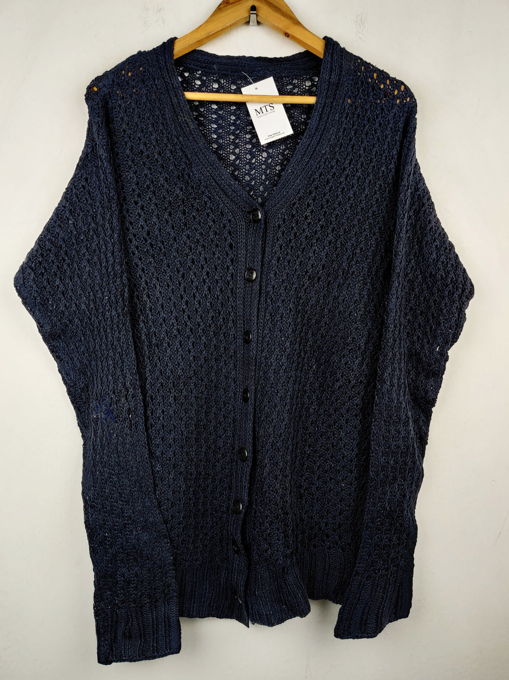 Buy online pre-used pre-loved 100% authentic & Original branded Unknown Brand (LS-6894) available in Pakistan. Top international brands avilable.