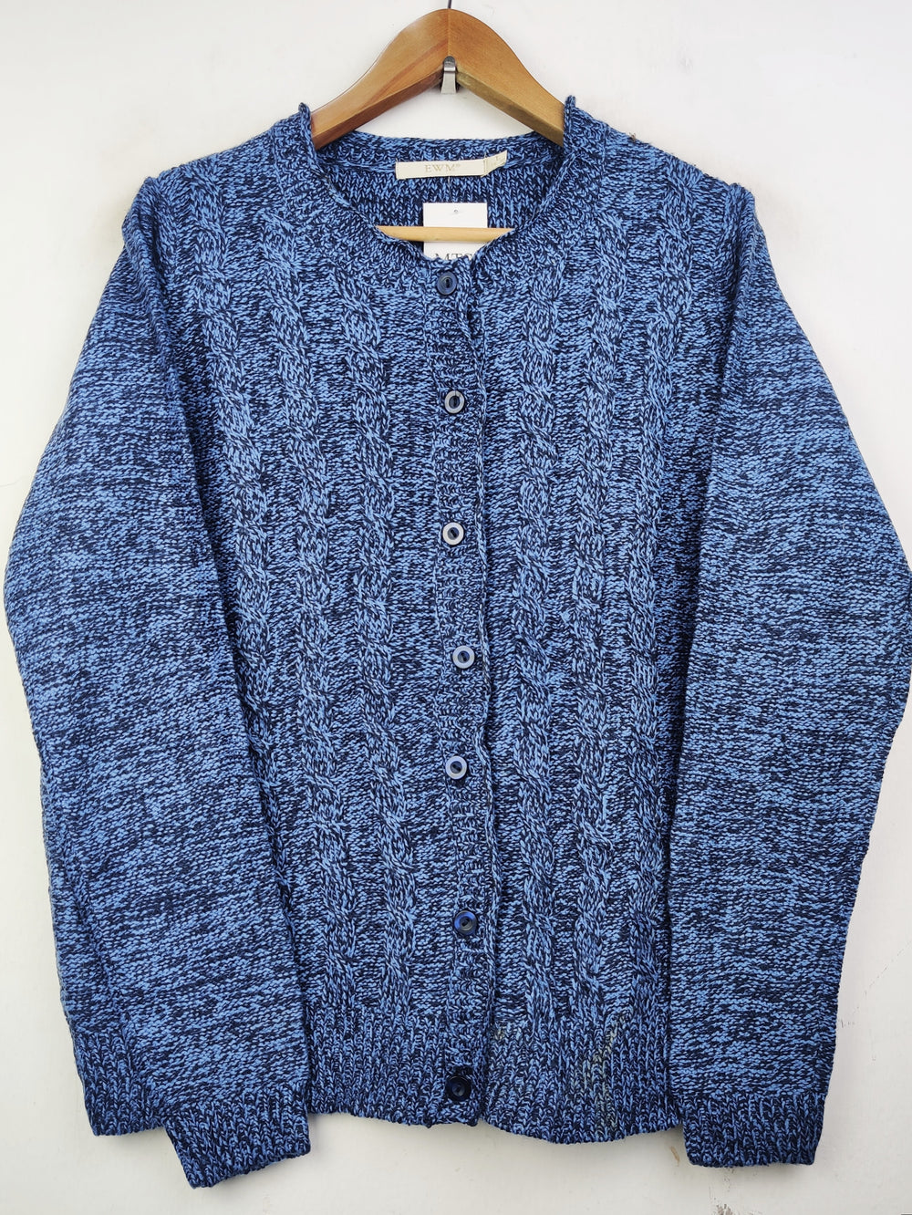 Buy online pre-used pre-loved 100% authentic & Original branded Unknown Brand (LS-7227) available in Pakistan. Top international brands avilable.