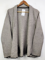 Buy online pre-used pre-loved 100% authentic & Original branded Unknown Brand (LS-7233) available in Pakistan. Top international brands avilable.