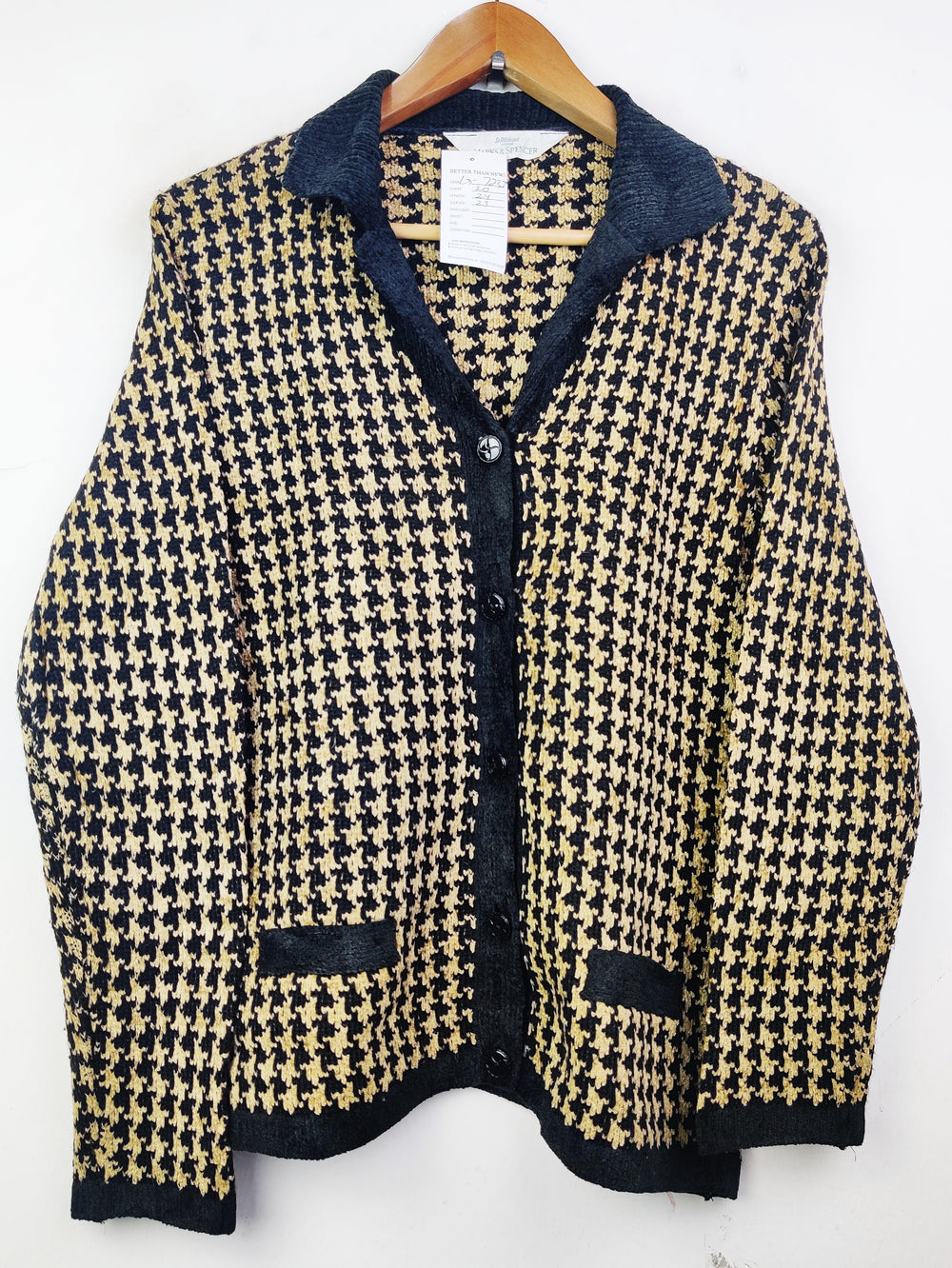 Buy online pre-used pre-loved 100% authentic & Original branded Marks & Spencer (LS-7237) available in Pakistan. Top international brands avilable.