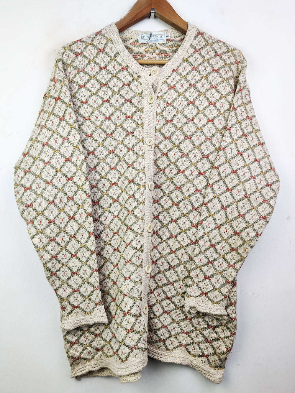 Buy online pre-used pre-loved 100% authentic & Original branded The Edinburgh (LS-7261) available in Pakistan. Top international brands avilable.