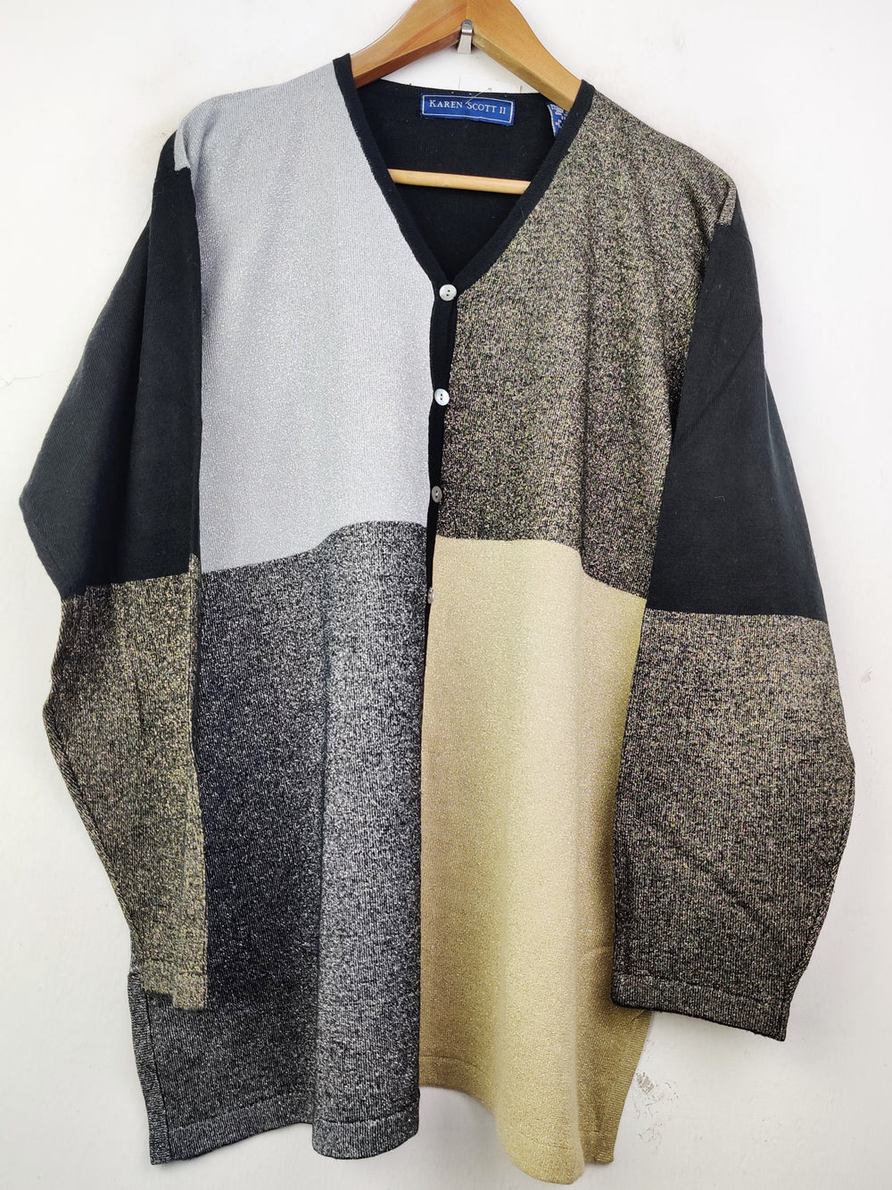 Buy online pre-used pre-loved 100% authentic & Original branded Karen Scott 2 (LS-7300) available in Pakistan. Top international brands avilable.