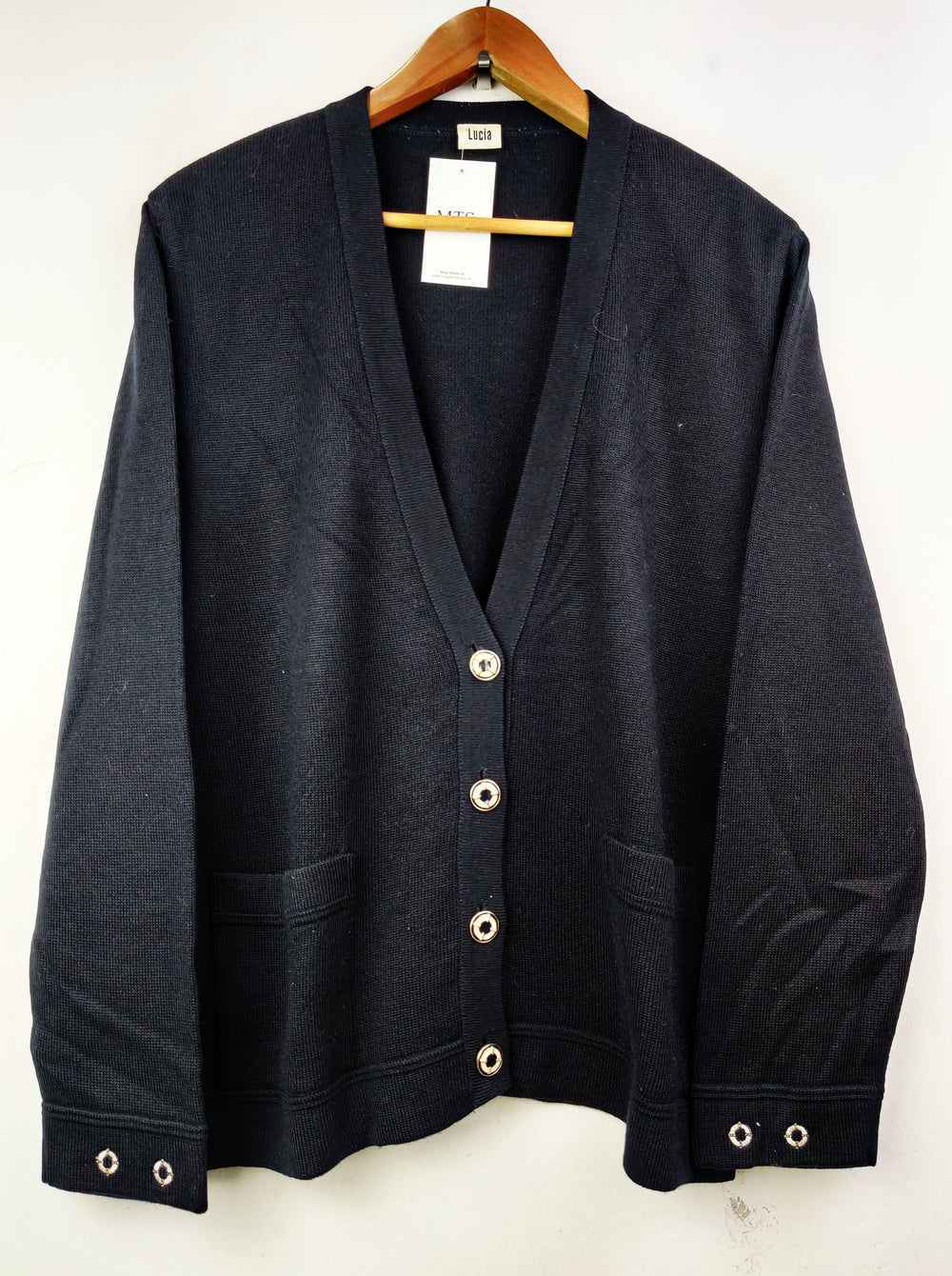 Buy online pre-used pre-loved 100% authentic & Original branded Lucia (LS-7391) available in Pakistan. Top international brands avilable.