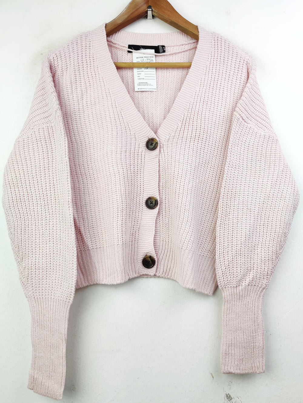 Buy online pre-used pre-loved 100% authentic & Original branded Vero Moda (LS-7426) available in Pakistan. Top international brands avilable.