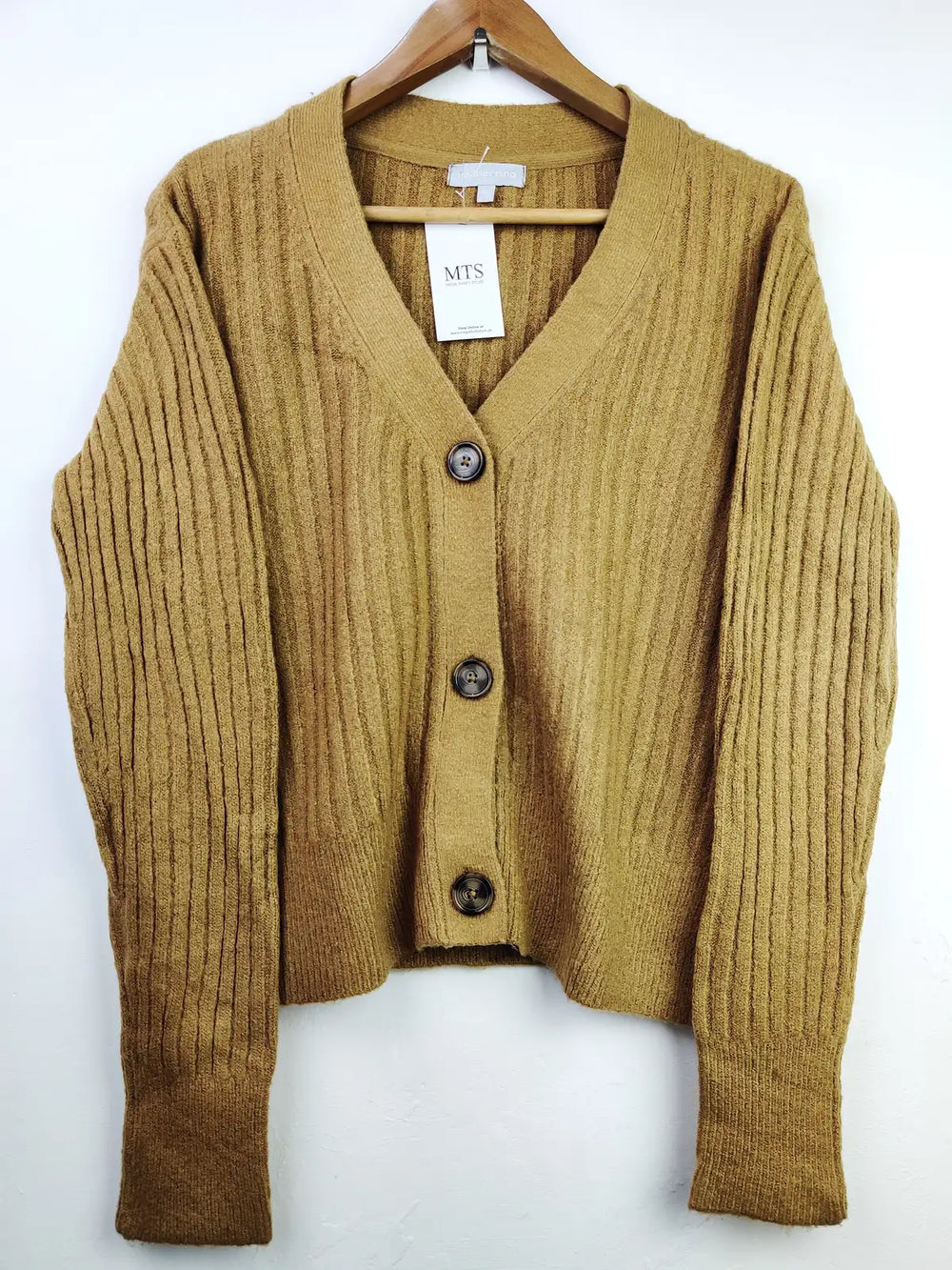 Buy online pre-used pre-loved 100% authentic & Original branded Red Herring (LS-7517) available in Pakistan. Top international brands avilable.