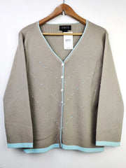 Buy online pre-used pre-loved 100% authentic & Original branded Finity (LS-7518) available in Pakistan. Top international brands avilable.