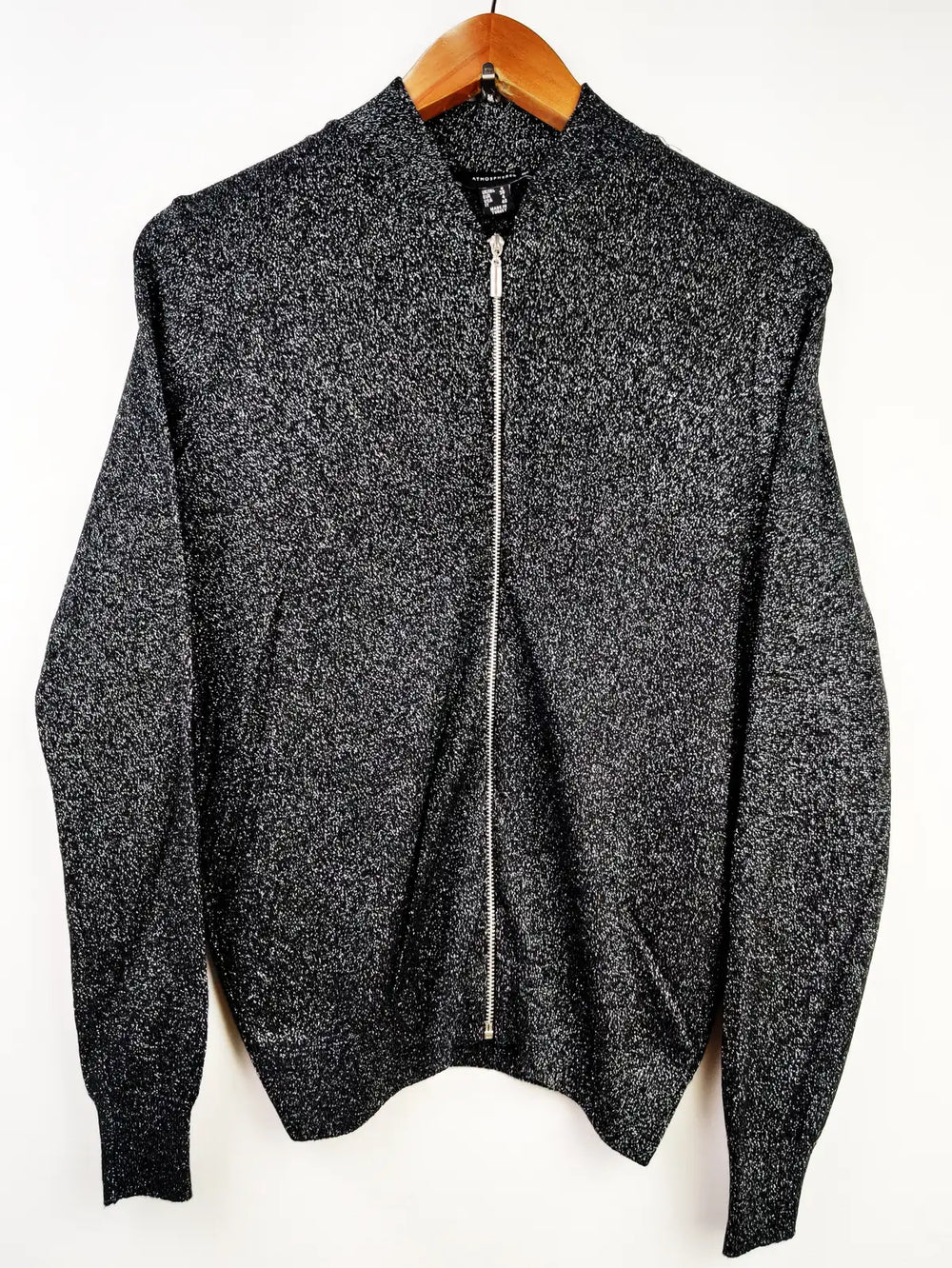 Buy online pre-used pre-loved 100% authentic & Original branded Atmosphere (LS-7533) available in Pakistan. Top international brands avilable.