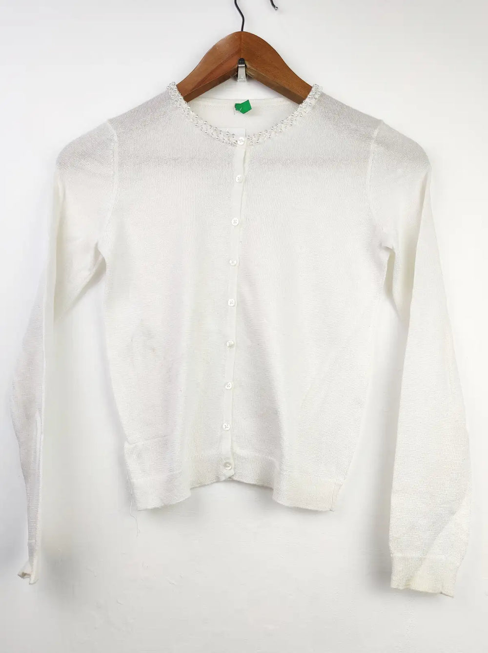 Buy online pre-used pre-loved 100% authentic & Original branded United Colors Of Benetton (LS-7536) available in Pakistan. Top international brands avilable.