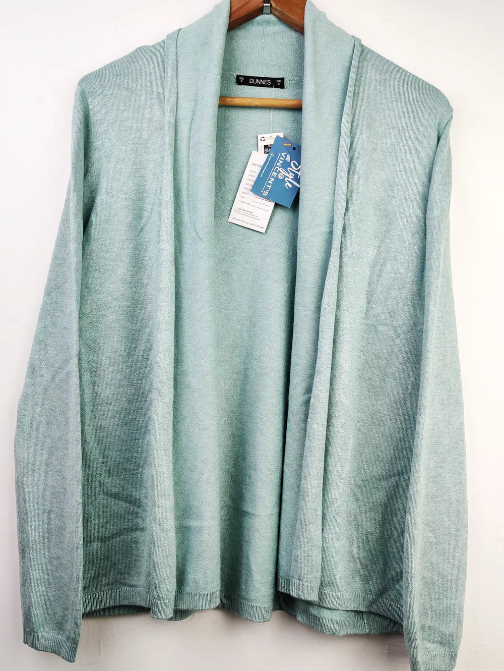 Buy online pre-used pre-loved 100% authentic & Original branded Dunnes Stores (LS-7572) available in Pakistan. Top international brands avilable.