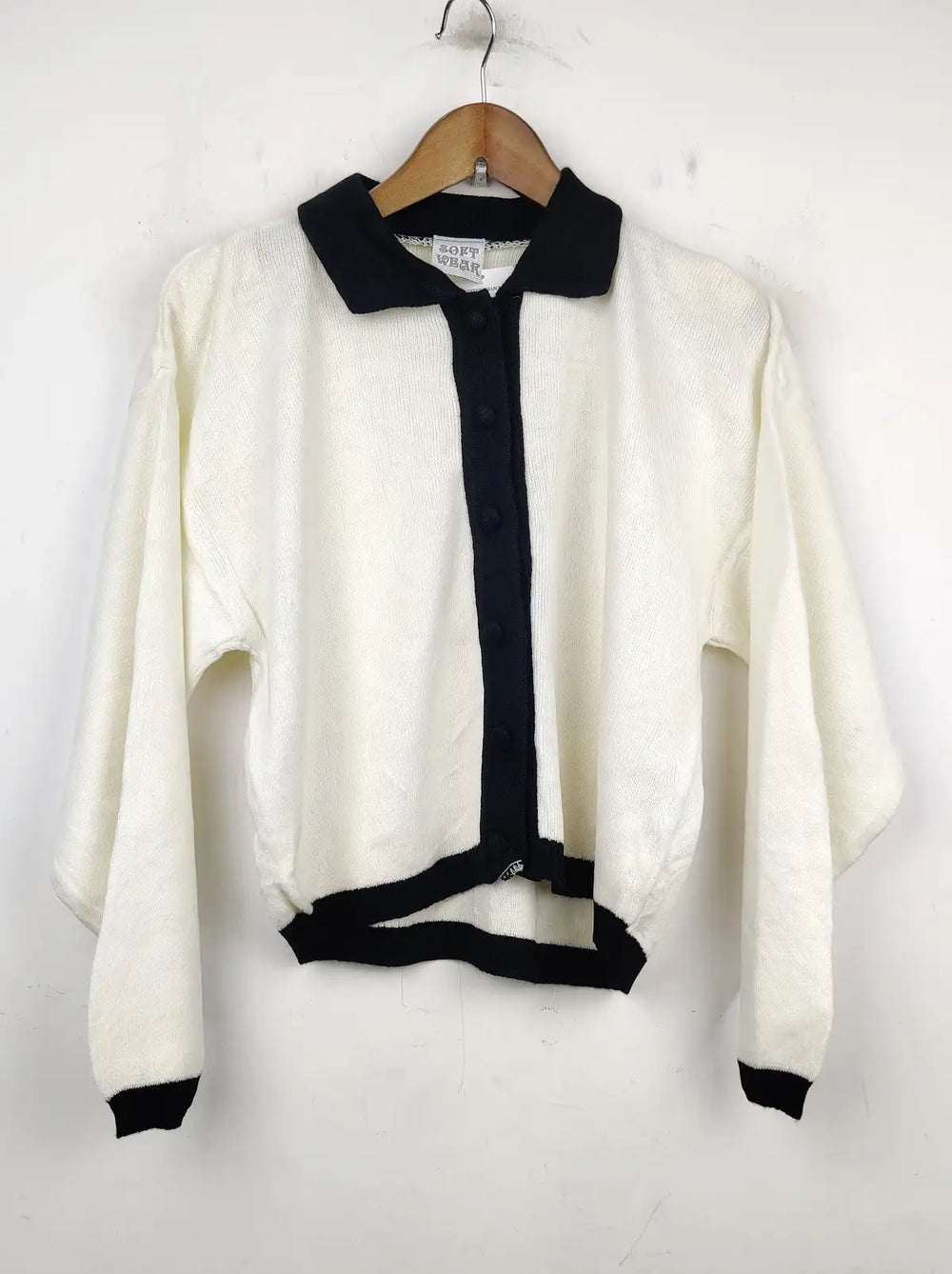 Buy online pre-used pre-loved 100% authentic & Original branded Soft Wear (LS-7583) available in Pakistan. Top international brands avilable.