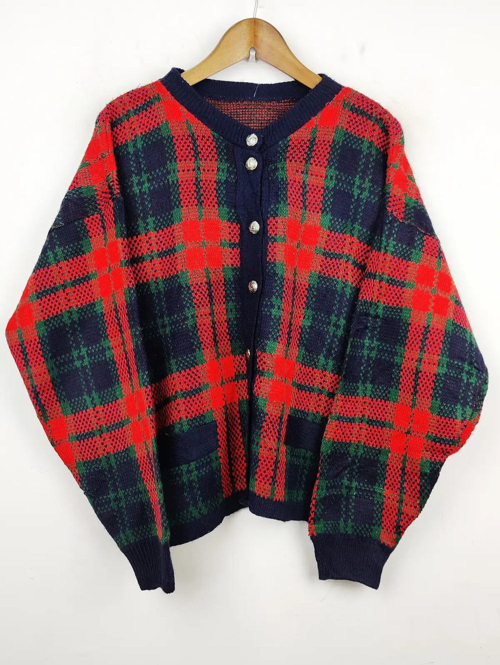 Buy online pre-used pre-loved 100% authentic & Original branded Unknown Brand (LS-7589) available in Pakistan. Top international brands avilable.