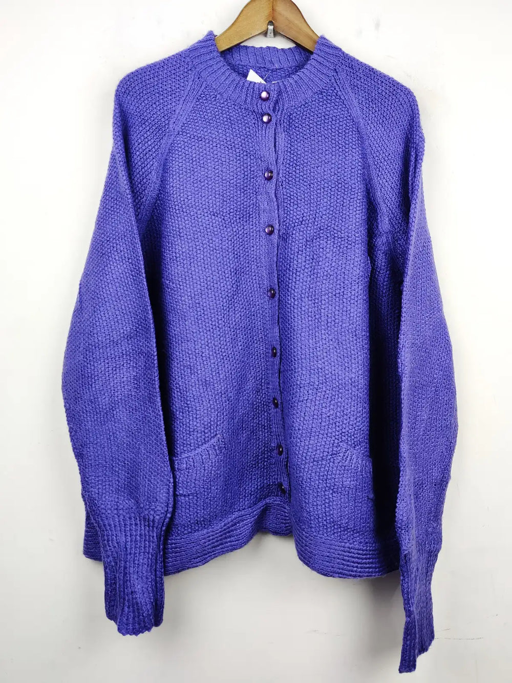 Buy online pre-used pre-loved 100% authentic & Original branded Unknown Brand (LS-7604) available in Pakistan. Top international brands avilable.