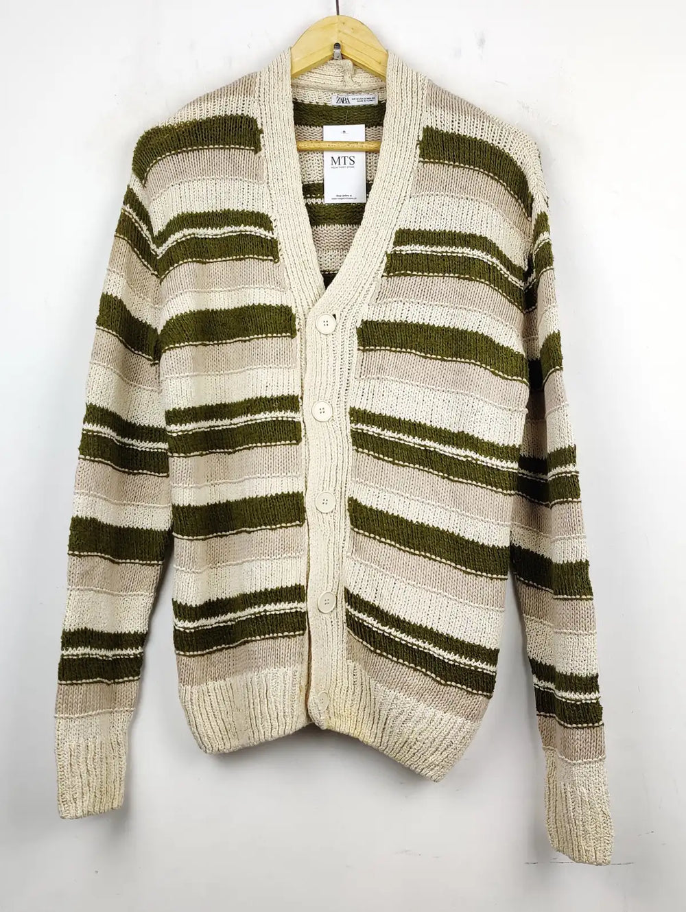 Buy online pre-used pre-loved 100% authentic & Original branded Zara (LS-7744) available in Pakistan. Top international brands avilable.