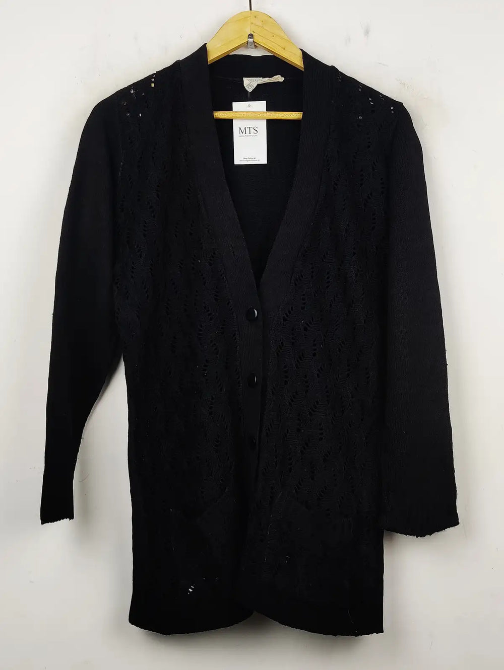 Buy online pre-used pre-loved 100% authentic & Original branded Unknown Brand (LS-7837) available in Pakistan. Top international brands avilable.