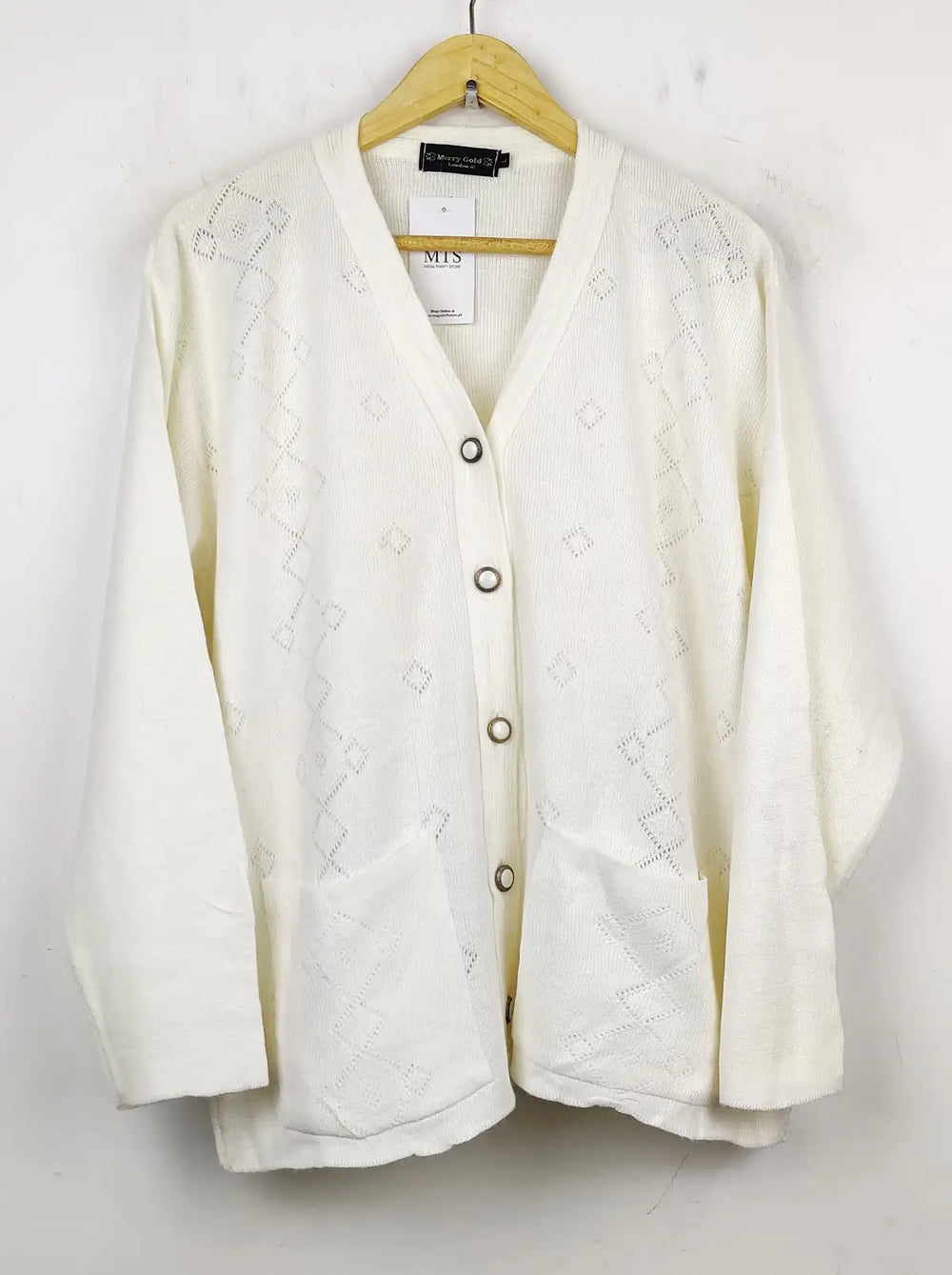 Buy online pre-used pre-loved 100% authentic & Original branded Merry Gold (LS-7876) available in Pakistan. Top international brands avilable.