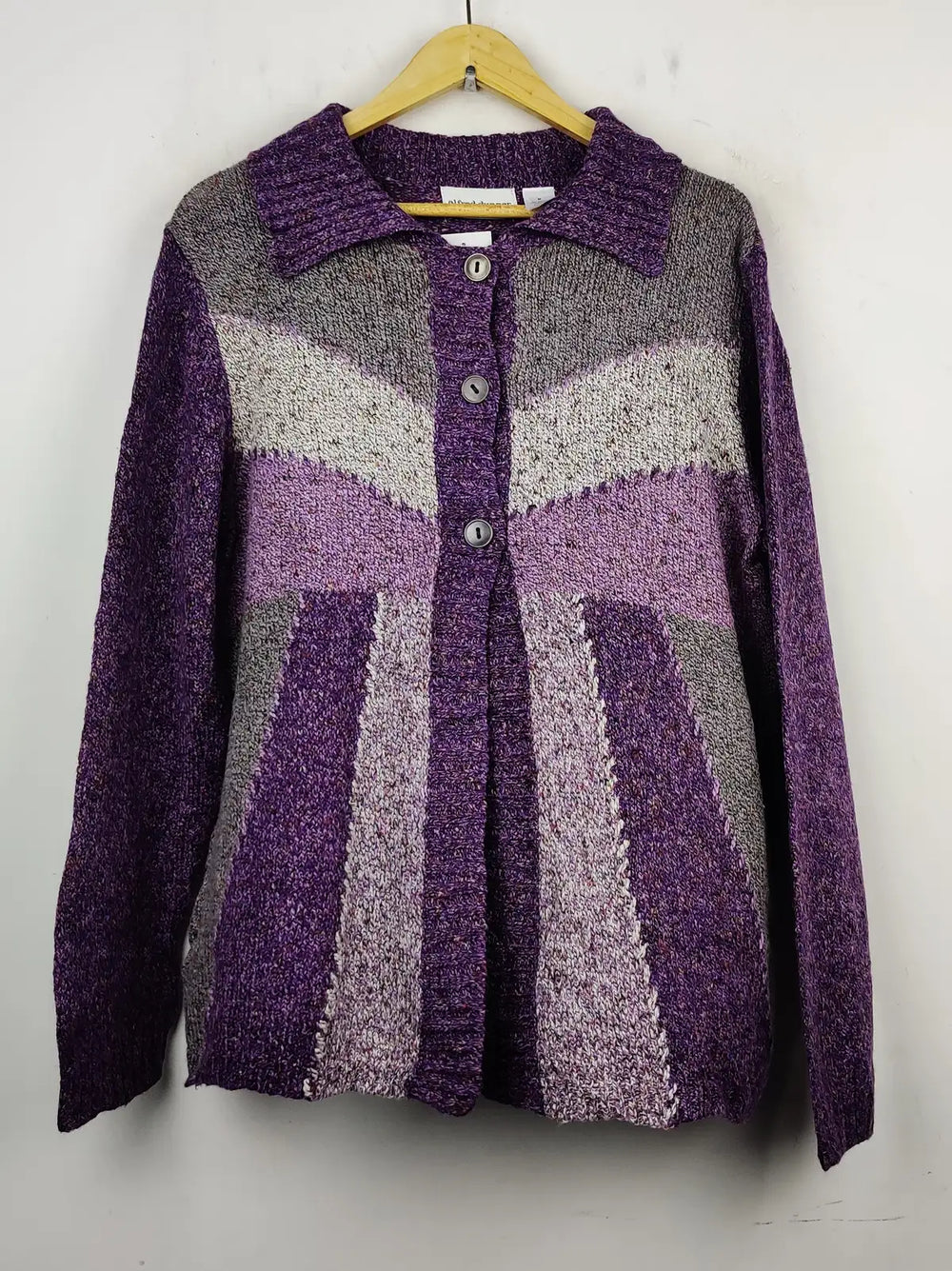 Buy online pre-used pre-loved 100% authentic & Original branded Alfred Dunner (LS-7905) available in Pakistan. Top international brands avilable.