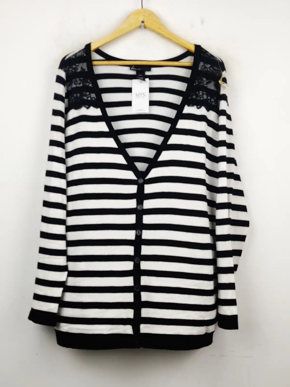 Buy online pre-used pre-loved 100% authentic & Original branded Lane Bryant (LS-7921) available in Pakistan. Top international brands avilable.