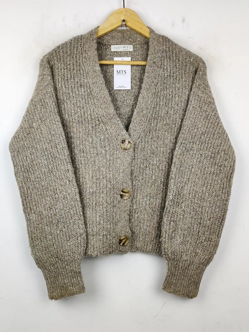 Buy online pre-used pre-loved 100% authentic & Original branded Primark (LS-7995) available in Pakistan. Top international brands avilable.