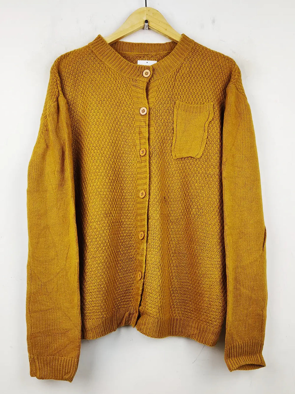 Buy online pre-used pre-loved 100% authentic & Original branded Unknown Brand (LS-8047) available in Pakistan. Top international brands avilable.