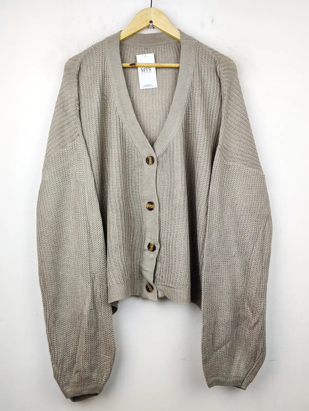 Buy online pre-used pre-loved 100% authentic & Original branded Shein (LS-8050) available in Pakistan. Top international brands avilable.