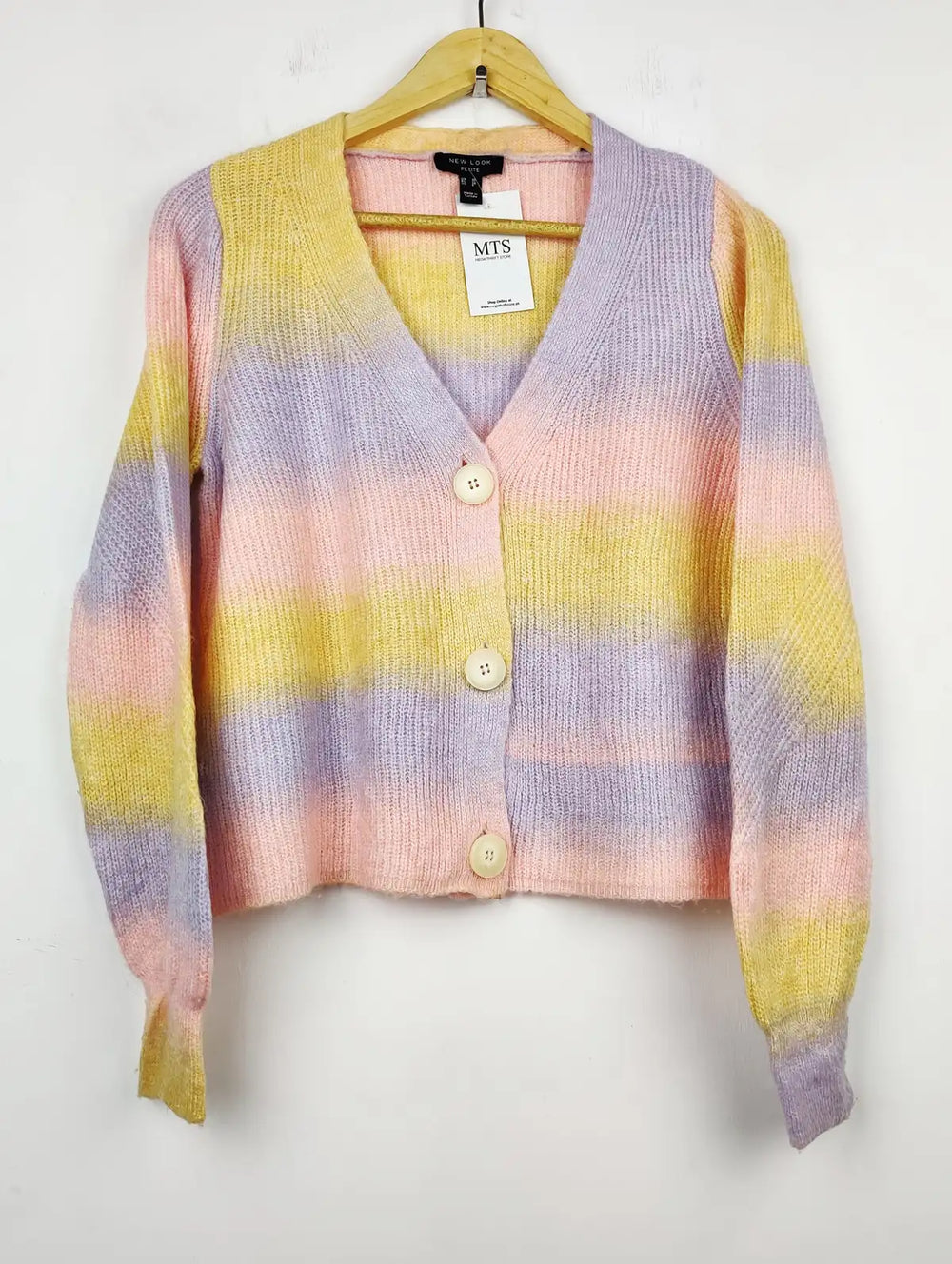 Buy online pre-used pre-loved 100% authentic & Original branded New Look (LS-8646) available in Pakistan. Top international brands avilable.