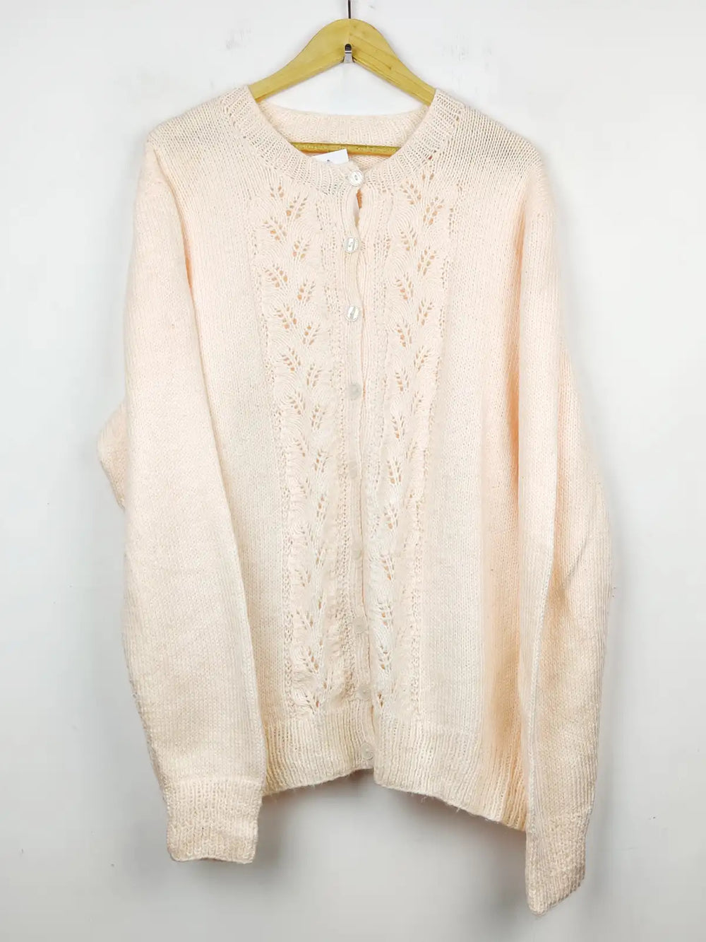 Buy online pre-used pre-loved 100% authentic & Original branded Unknown Brand (LS-8663) available in Pakistan. Top international brands avilable.