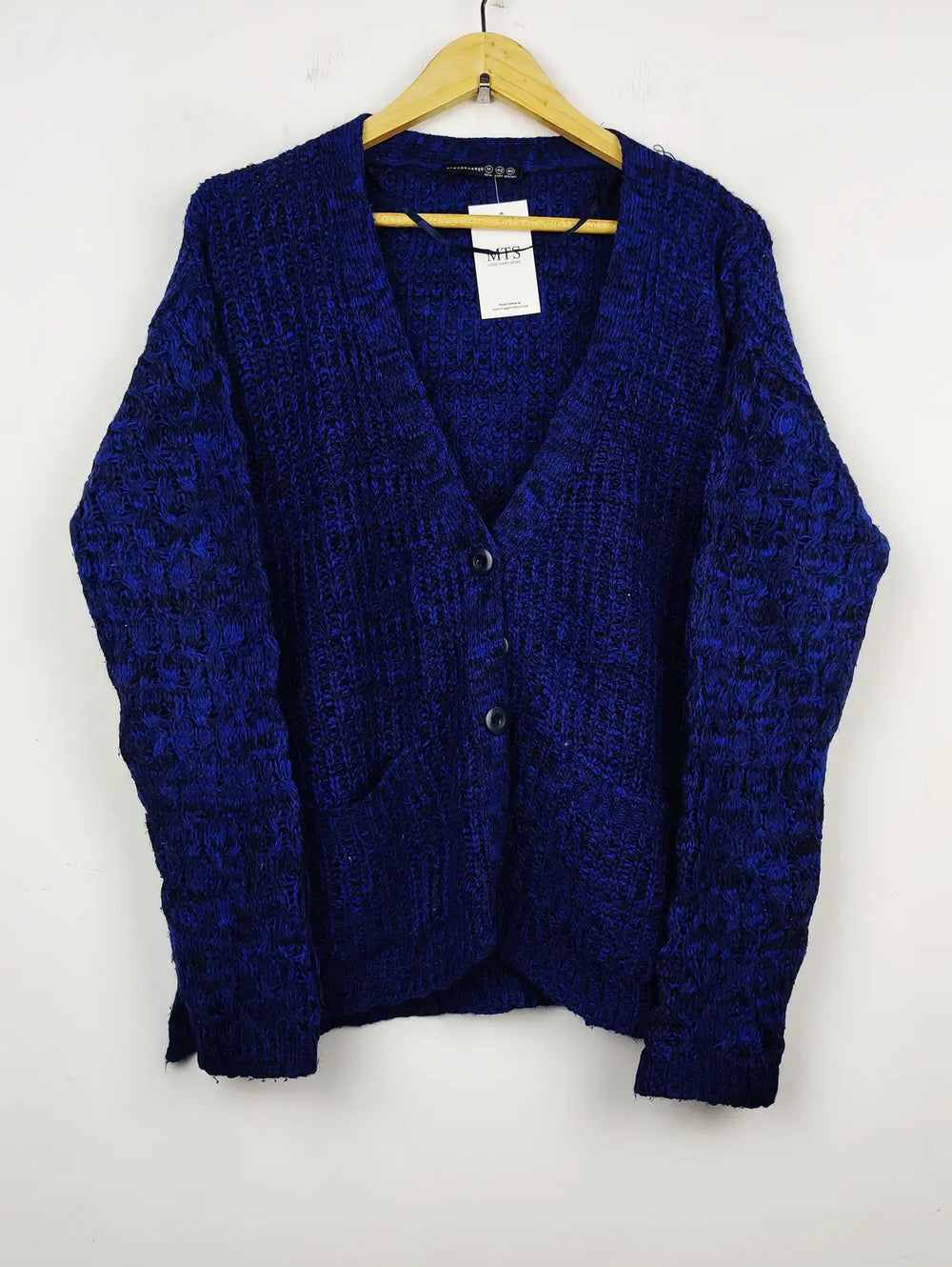 Buy online pre-used pre-loved 100% authentic & Original branded Atmosphere (LS-8667) available in Pakistan. Top international brands avilable.