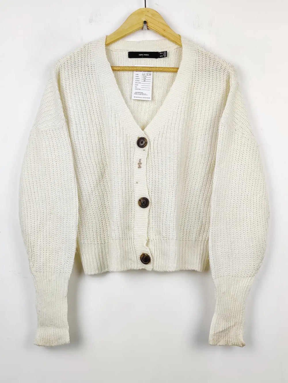 Buy online pre-used pre-loved 100% authentic & Original branded Vero Moda (LS-8760) available in Pakistan. Top international brands avilable.