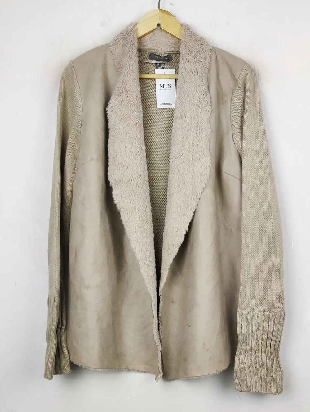 Buy online pre-used pre-loved 100% authentic & Original branded Primark (LS-8887) available in Pakistan. Top international brands avilable.