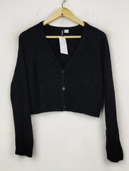 Buy online pre-used pre-loved 100% authentic & Original branded H&M (LS-8915) available in Pakistan. Top international brands avilable.