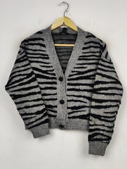 Buy online pre-used pre-loved 100% authentic & Original branded New Look (LS-8969) available in Pakistan. Top international brands avilable.