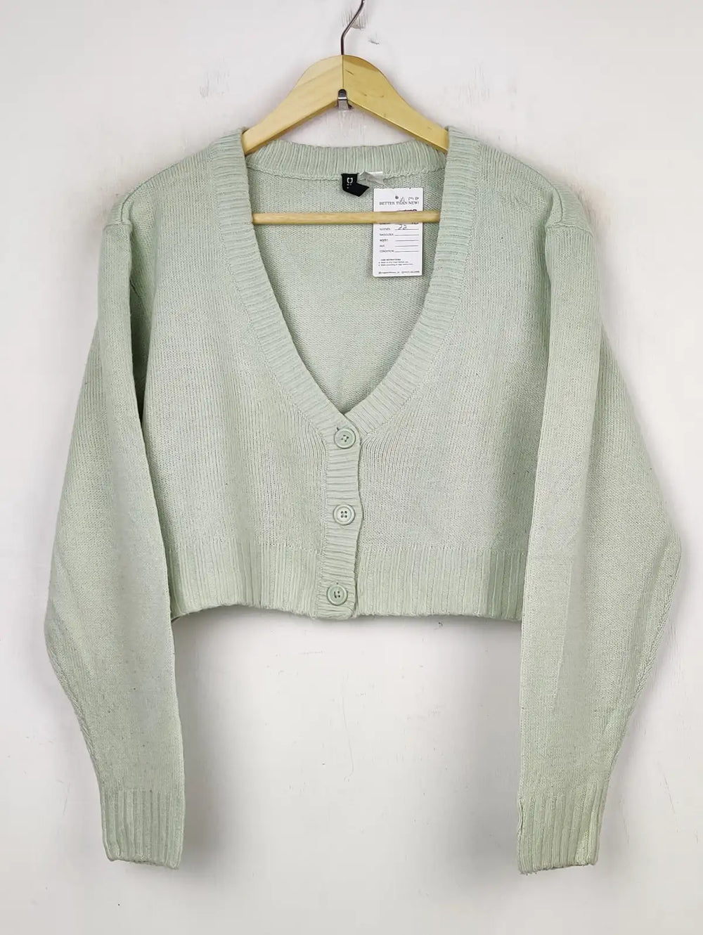 Buy online pre-used pre-loved 100% authentic & Original branded H&M (LS-8988) available in Pakistan. Top international brands avilable.