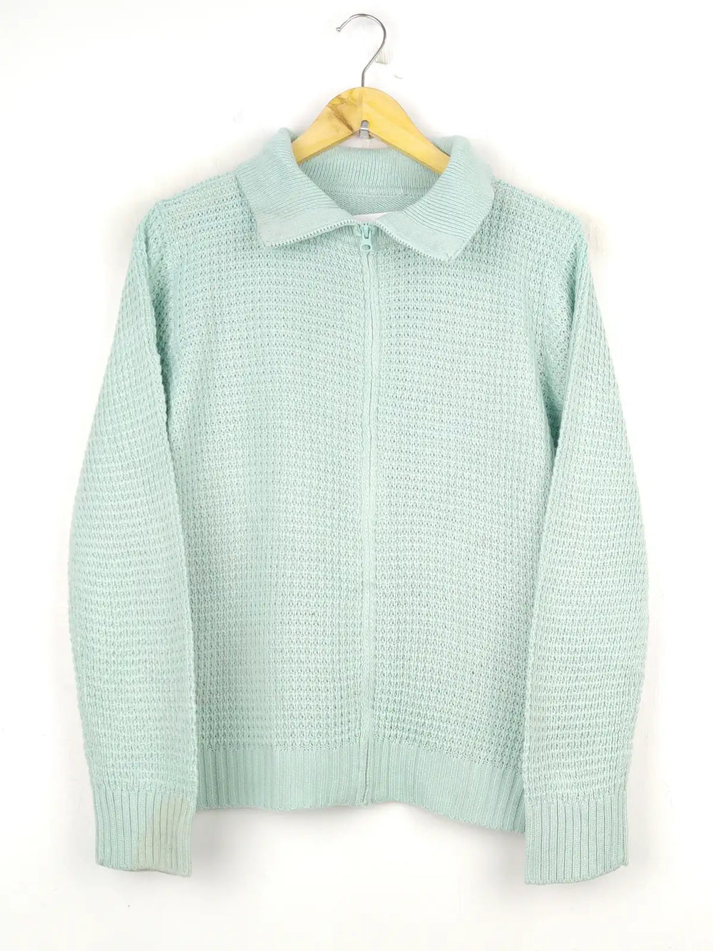 Buy online pre-used pre-loved 100% authentic & Original branded Bm Collection (LS-9085) available in Pakistan. Top international brands avilable.