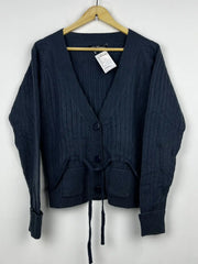 Buy online pre-used pre-loved 100% authentic & Original branded Ad Woman (LS-9432) available in Pakistan. Top international brands avilable.